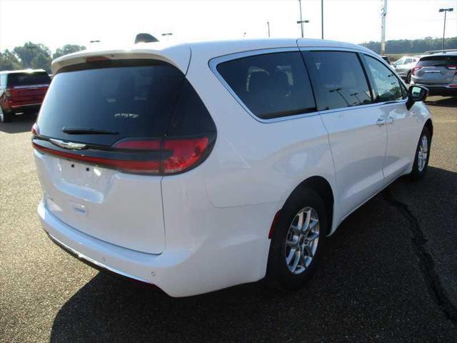 new 2025 Chrysler Pacifica car, priced at $43,769