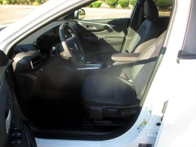 new 2025 Buick Envista car, priced at $25,790