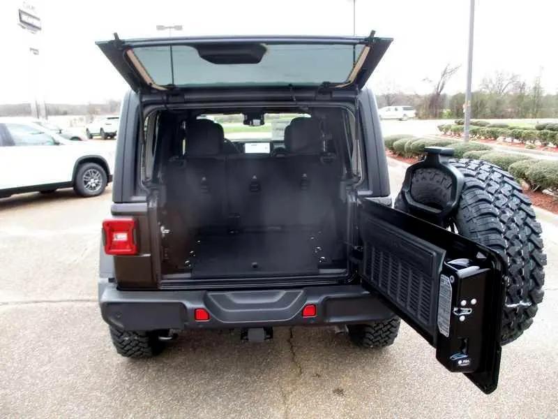 new 2025 Jeep Wrangler car, priced at $56,570