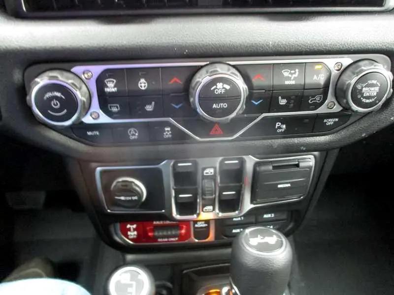 new 2025 Jeep Wrangler car, priced at $56,570