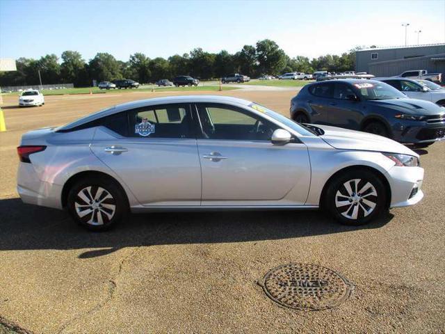 used 2022 Nissan Altima car, priced at $21,860