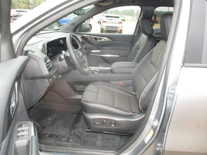 new 2026 Chevrolet Traverse car, priced at $56,218
