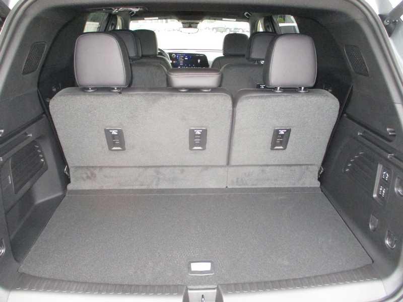 new 2026 Chevrolet Traverse car, priced at $56,218