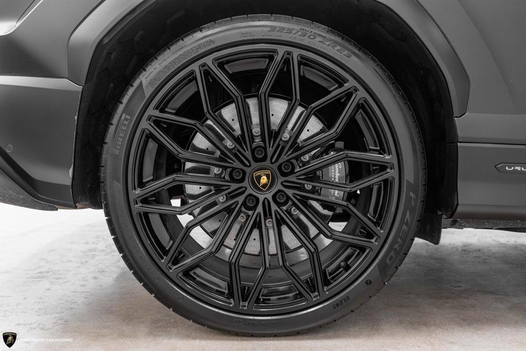 used 2025 Lamborghini Urus car, priced at $345,281