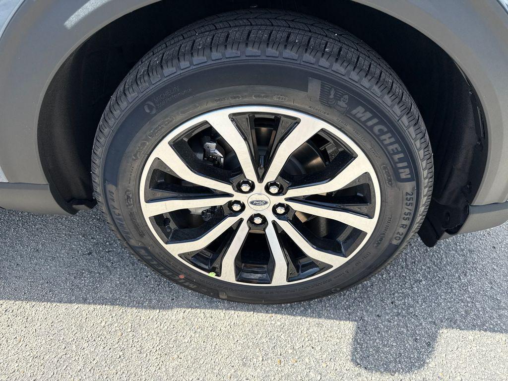 new 2025 Ford Explorer car, priced at $44,651