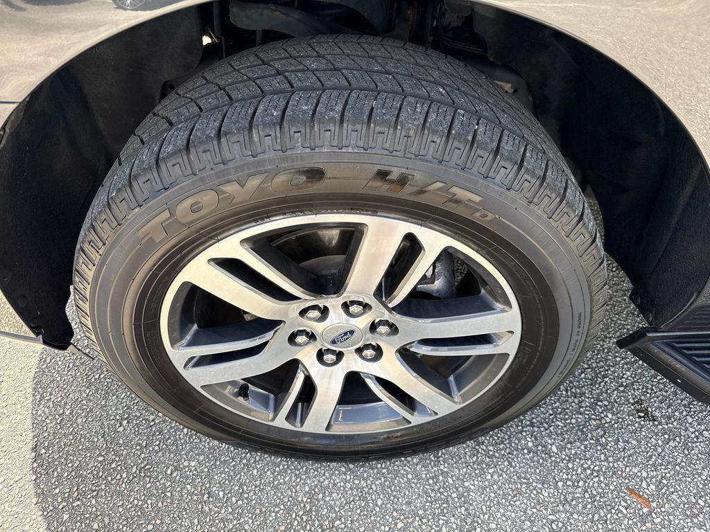 used 2024 Ford Expedition car, priced at $53,900