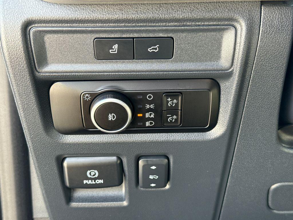 used 2024 Ford Expedition car, priced at $53,900
