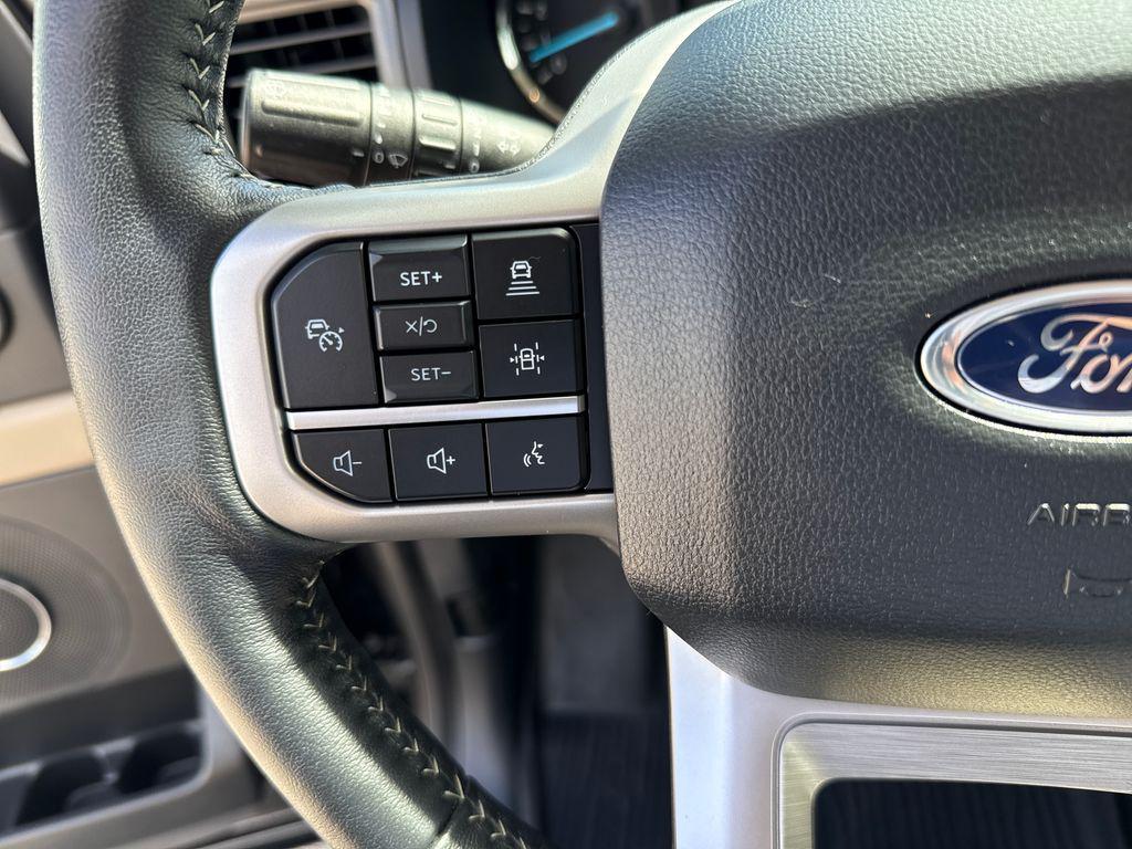 used 2024 Ford Expedition car, priced at $53,900