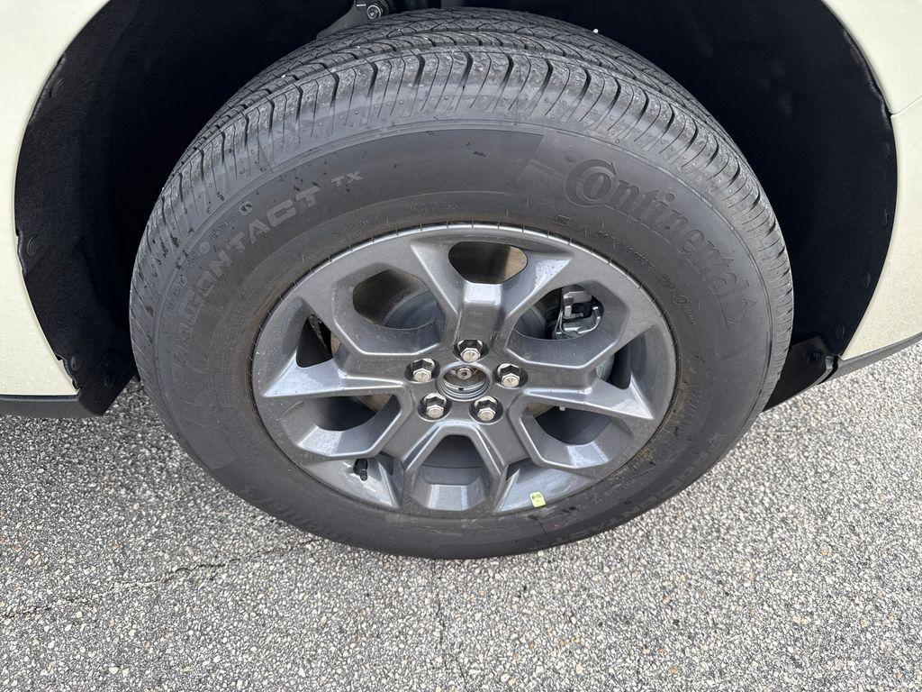 new 2025 Ford Maverick car, priced at $32,271