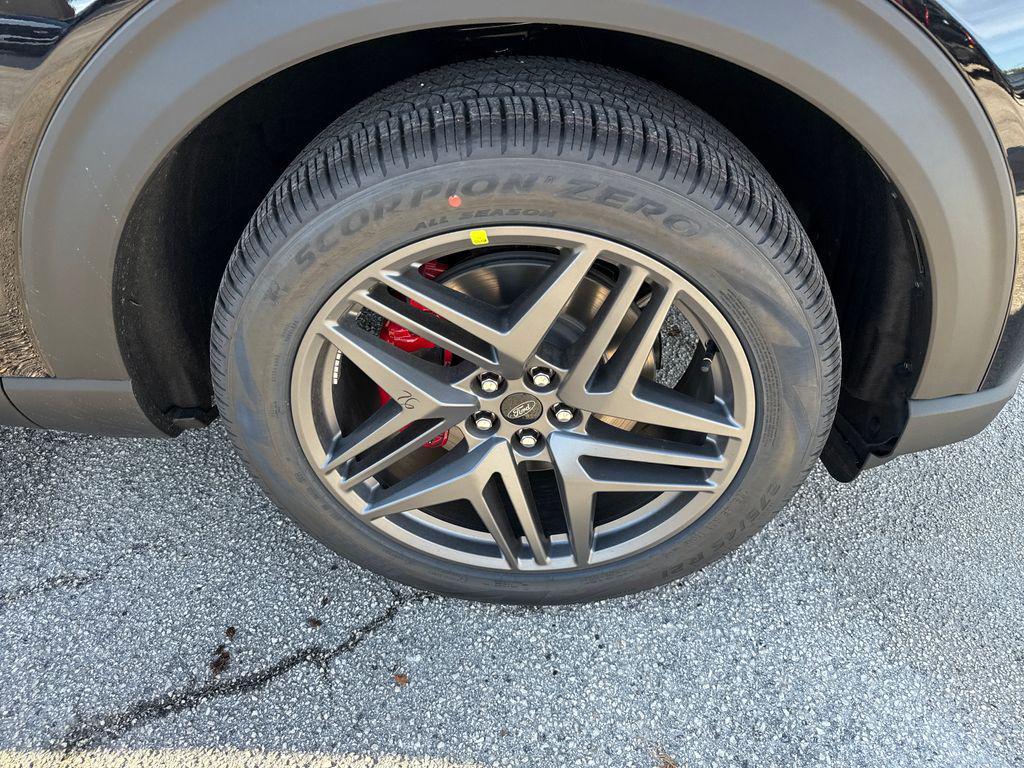 new 2025 Ford Explorer car, priced at $53,562