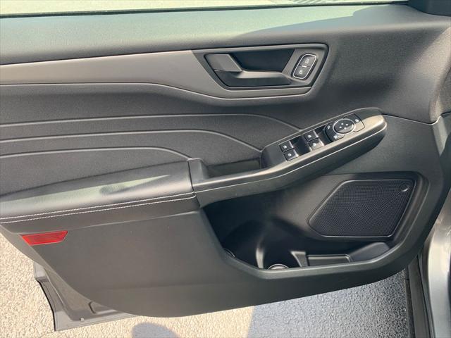 new 2025 Ford Escape car, priced at $26,002