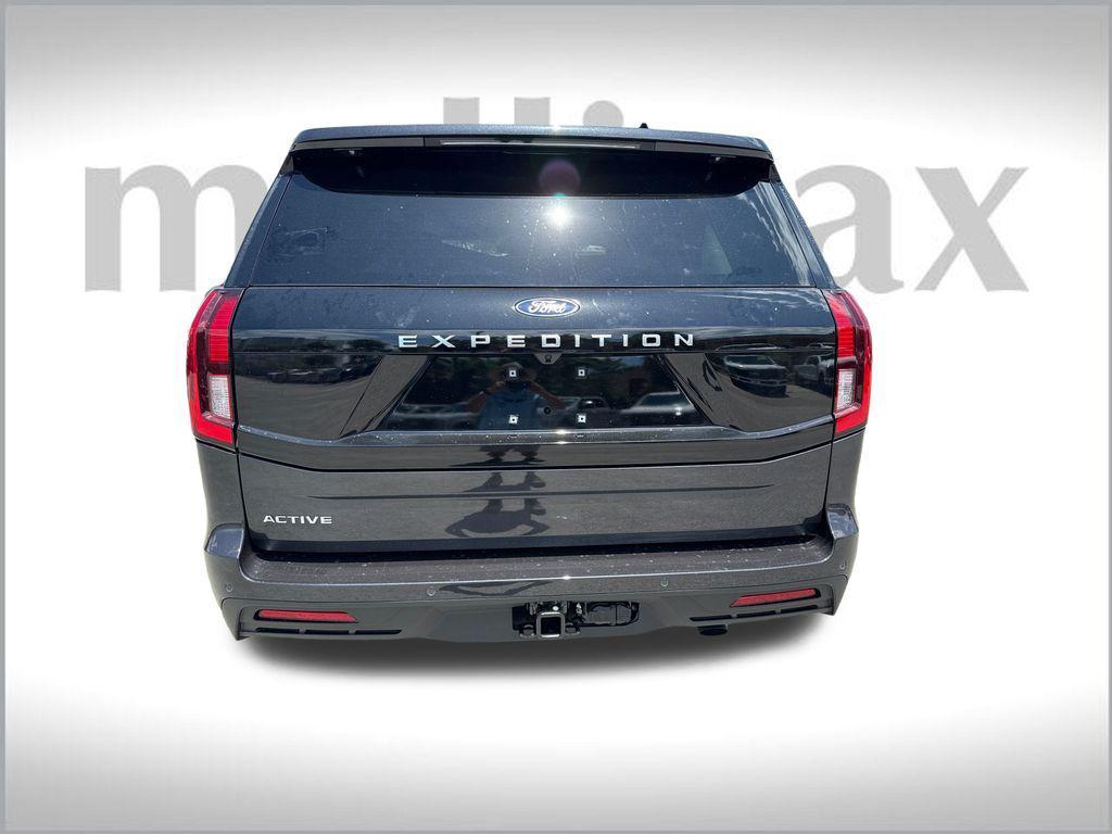 new 2025 Ford Expedition car, priced at $66,161