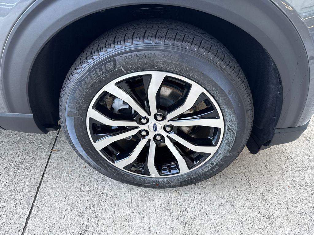 new 2025 Ford Explorer car, priced at $41,670