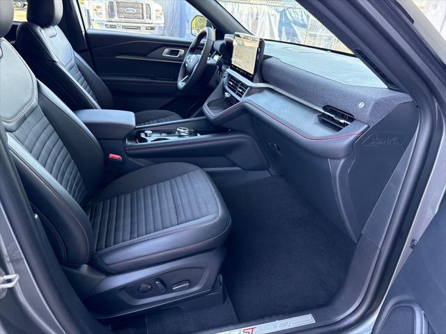 new 2025 Ford Explorer car, priced at $43,677