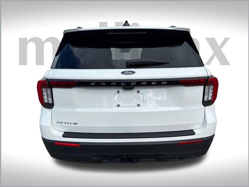 new 2025 Ford Explorer car, priced at $40,158