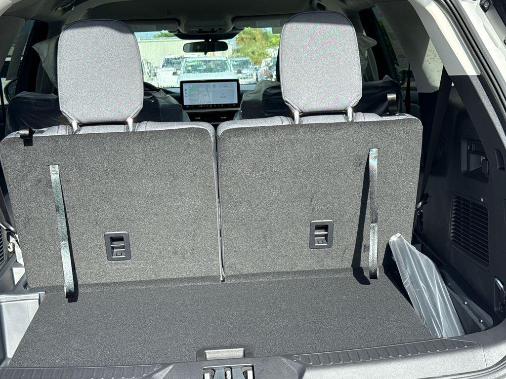 new 2025 Ford Explorer car, priced at $40,158