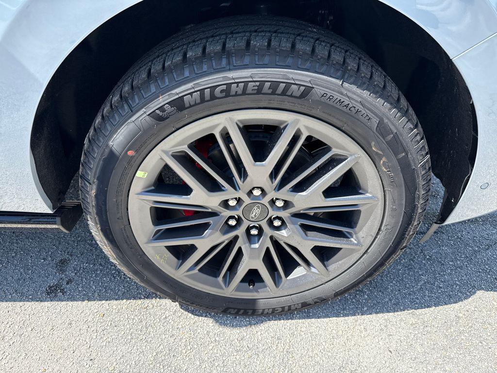 new 2025 Ford Expedition car, priced at $81,859