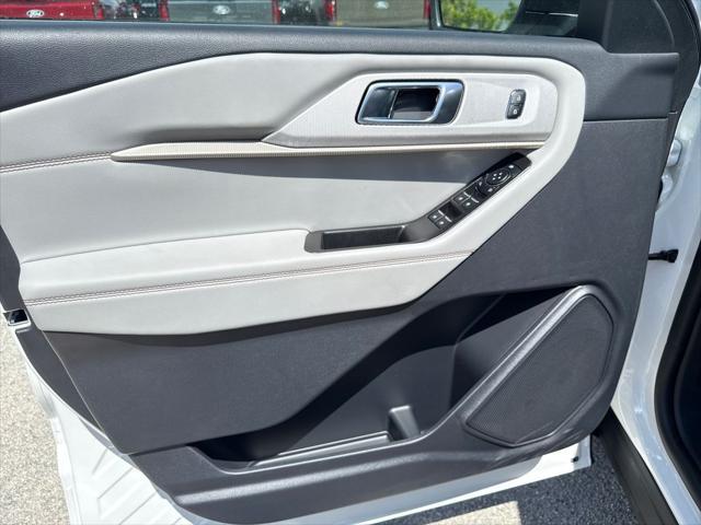 new 2025 Ford Explorer car, priced at $42,316