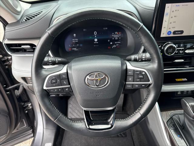 used 2023 Toyota Highlander car, priced at $28,900