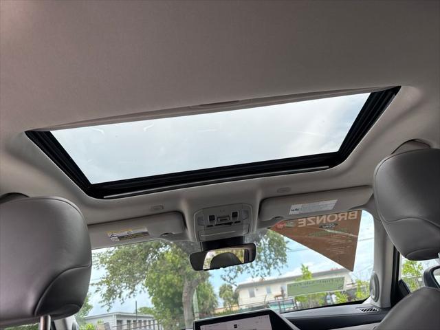 used 2023 Toyota Highlander car, priced at $28,900