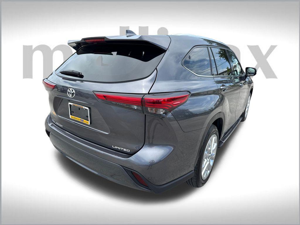 used 2023 Toyota Highlander car, priced at $23,900