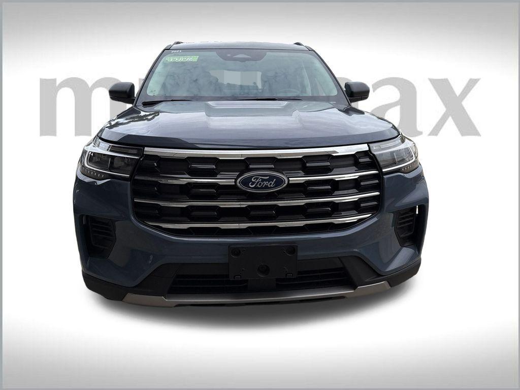 new 2025 Ford Explorer car, priced at $39,876