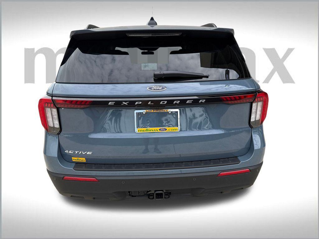 new 2025 Ford Explorer car, priced at $39,876