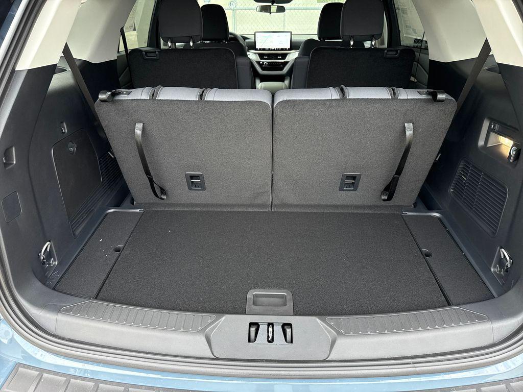 new 2025 Ford Explorer car, priced at $39,876