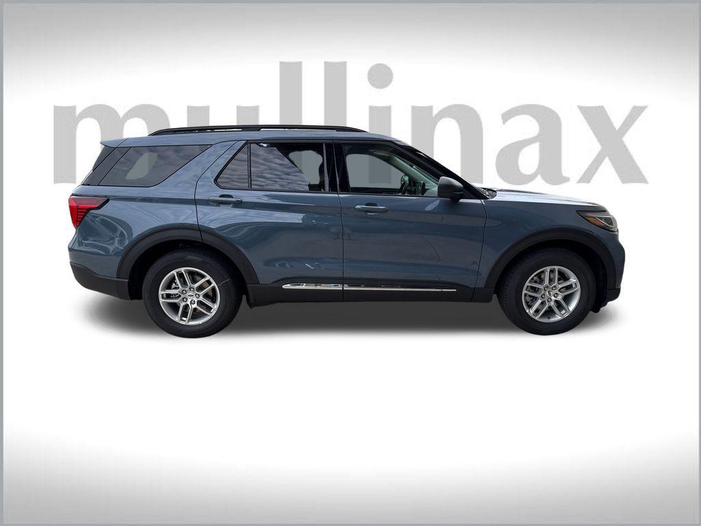 new 2025 Ford Explorer car, priced at $39,876