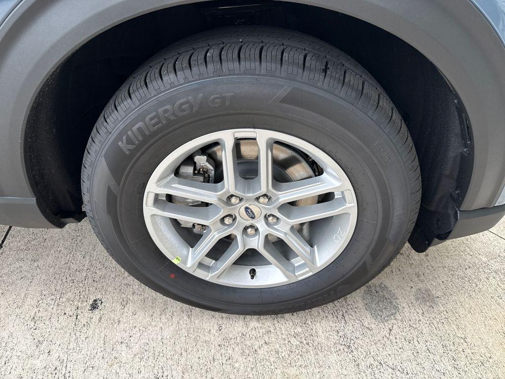 new 2025 Ford Explorer car, priced at $39,876