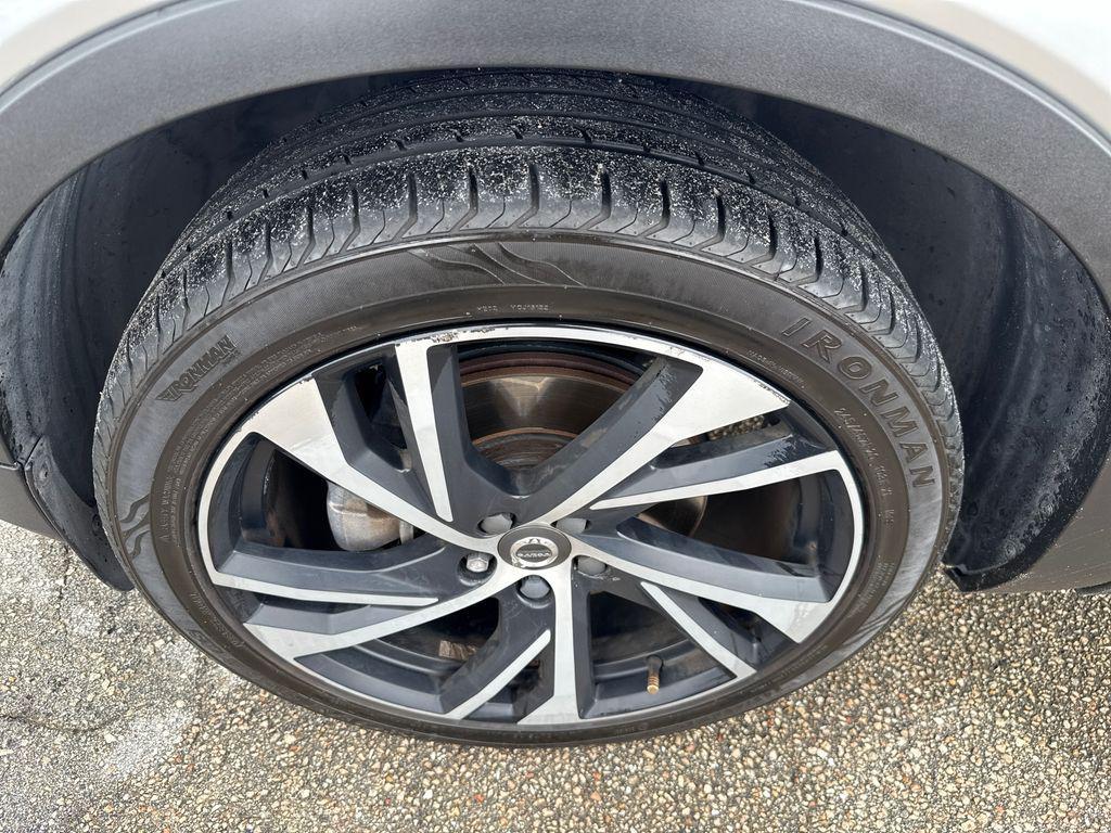 used 2019 Volvo XC40 car, priced at $18,901
