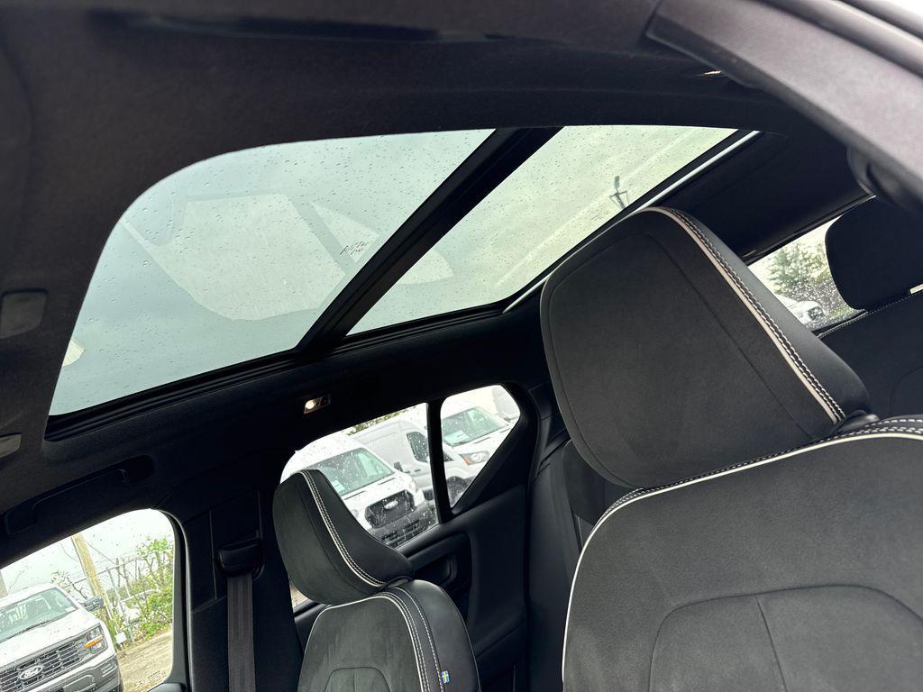 used 2019 Volvo XC40 car, priced at $18,901