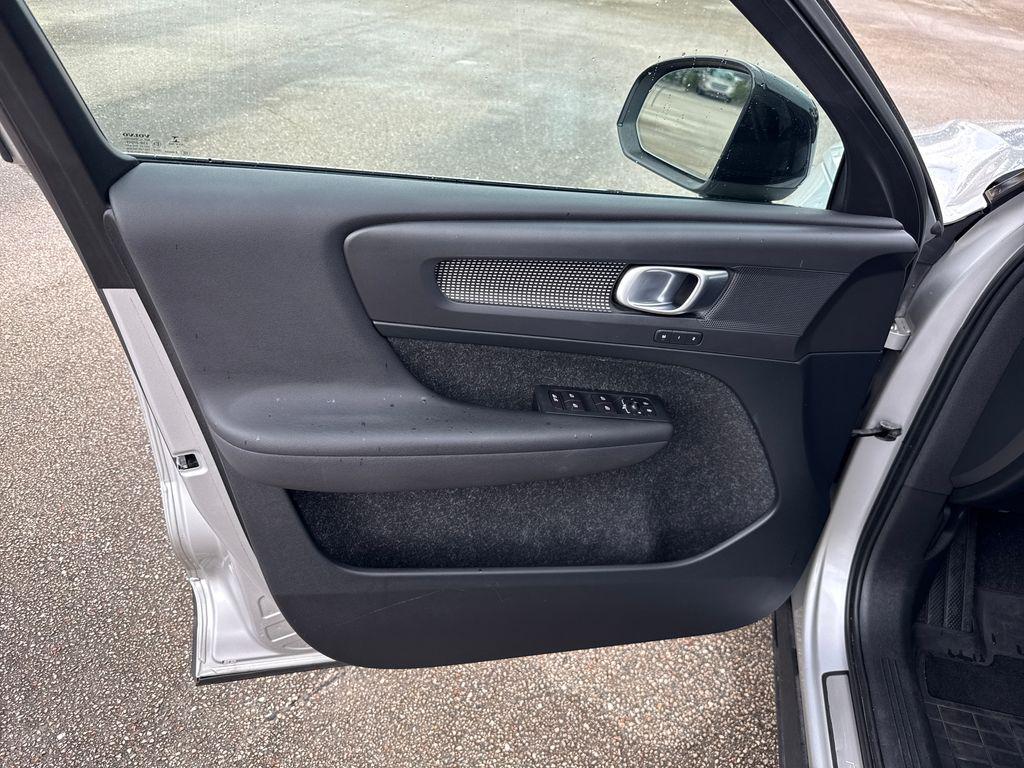 used 2019 Volvo XC40 car, priced at $18,901