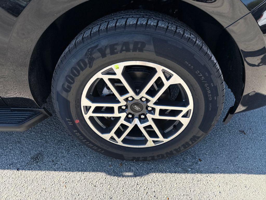 new 2025 Ford Expedition Max car, priced at $69,597