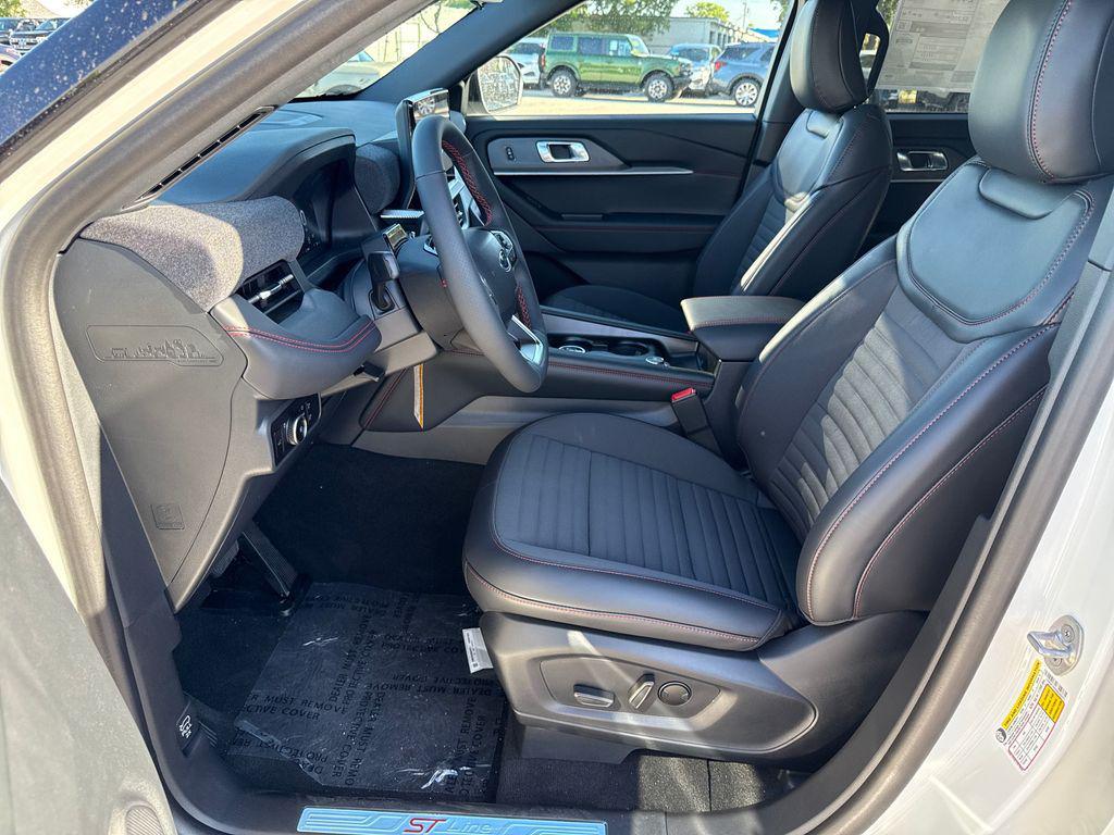new 2025 Ford Explorer car, priced at $44,933