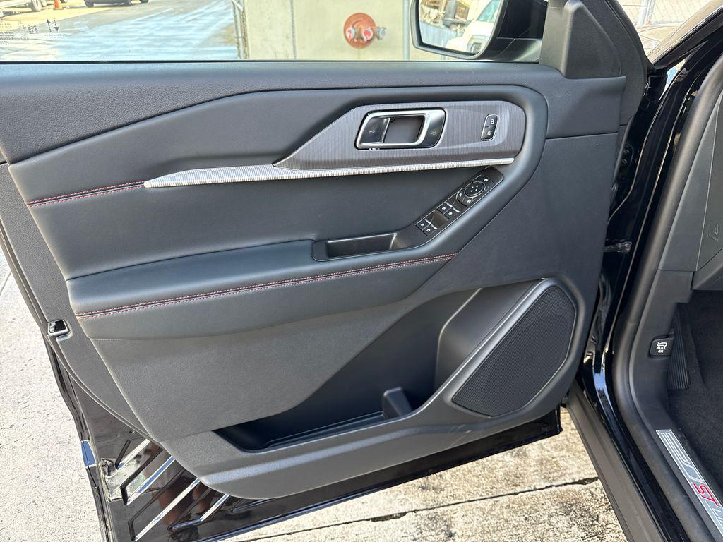 new 2025 Ford Explorer car, priced at $44,265
