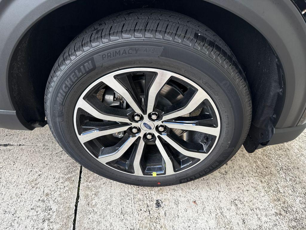 new 2025 Ford Explorer car, priced at $44,265