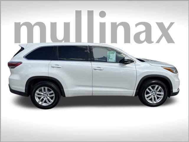 used 2015 Toyota Highlander car, priced at $17,900