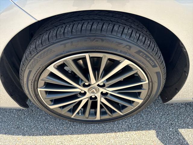 used 2022 Lexus ES 350 car, priced at $32,900