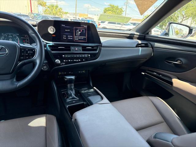 used 2022 Lexus ES 350 car, priced at $32,900