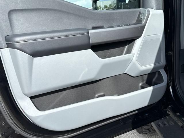 new 2025 Ford F-250 car, priced at $60,280