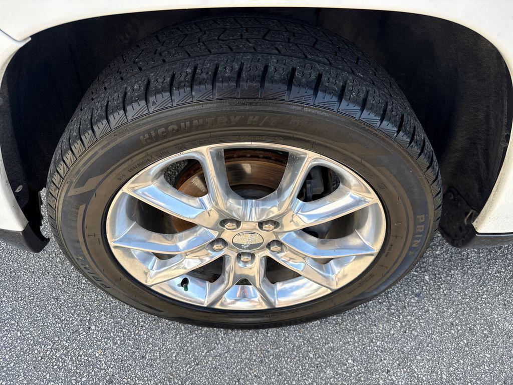 used 2015 Jeep Grand Cherokee car, priced at $14,900