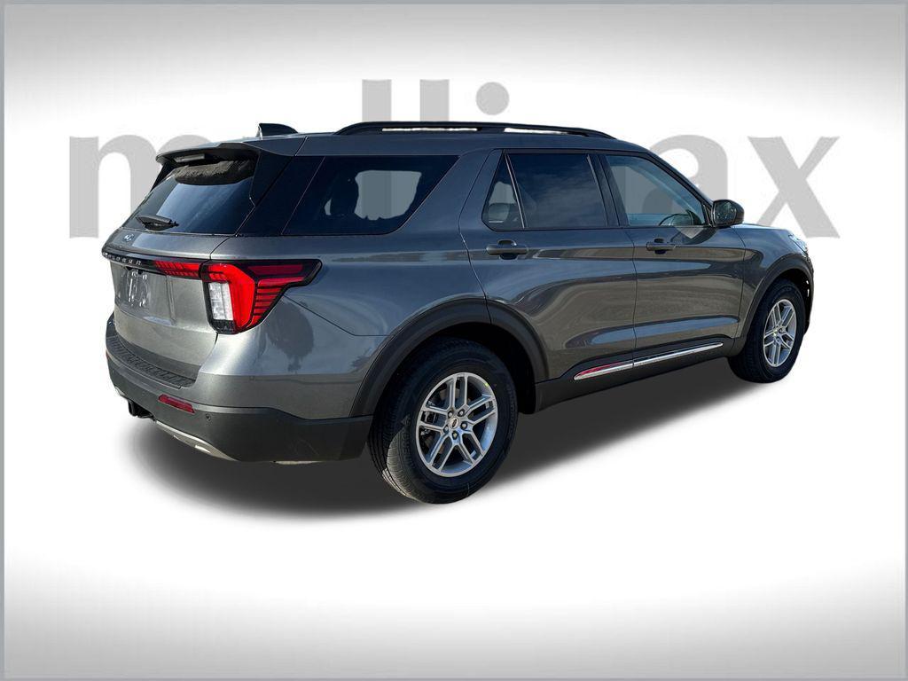 new 2025 Ford Explorer car, priced at $40,715