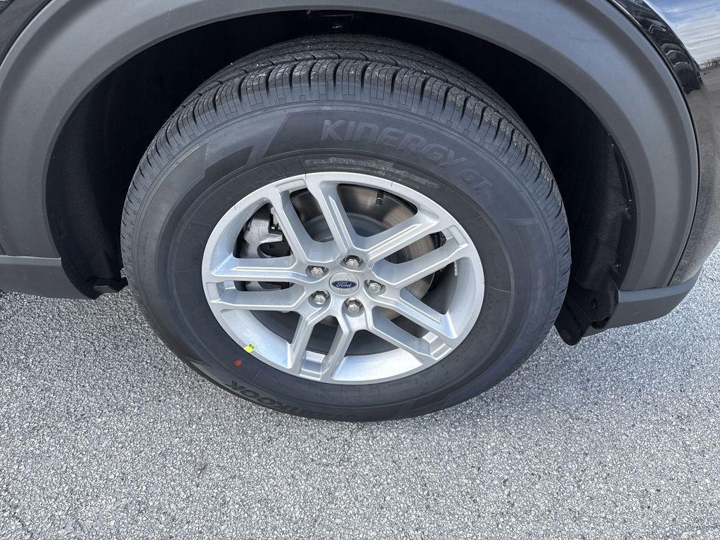 new 2025 Ford Explorer car, priced at $40,249
