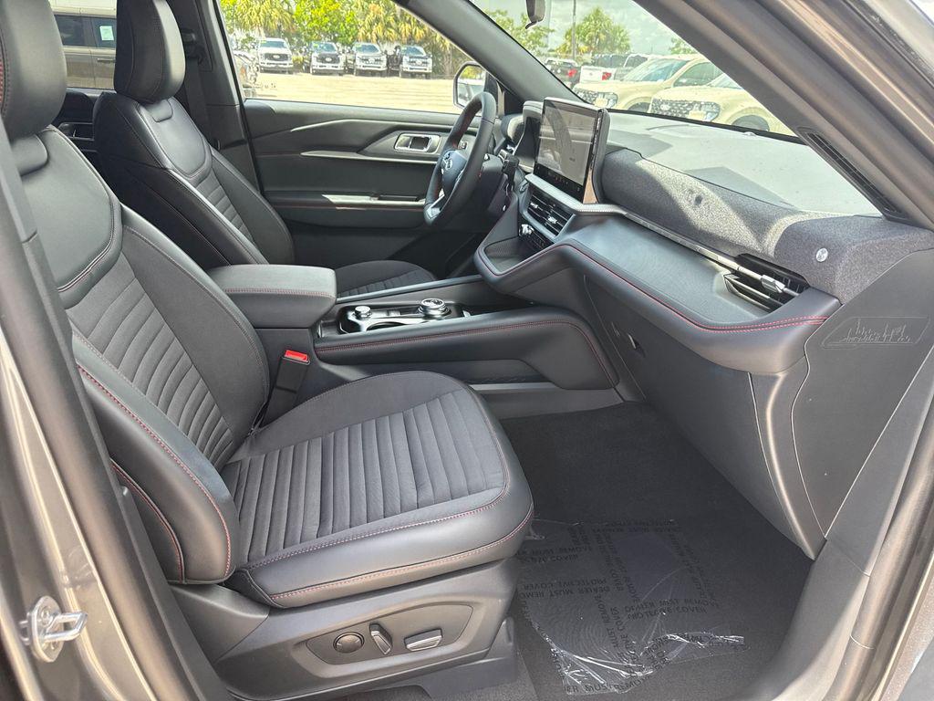 new 2025 Ford Explorer car, priced at $44,264