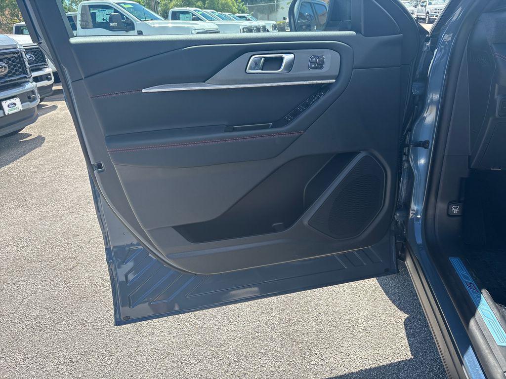 new 2025 Ford Explorer car, priced at $47,050