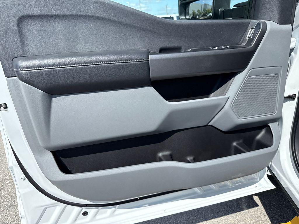 new 2025 Ford F-350 car, priced at $53,088