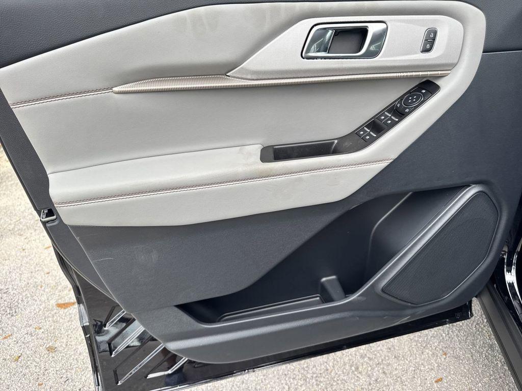 new 2025 Ford Explorer car, priced at $40,519