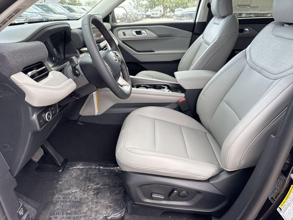 new 2025 Ford Explorer car, priced at $40,519