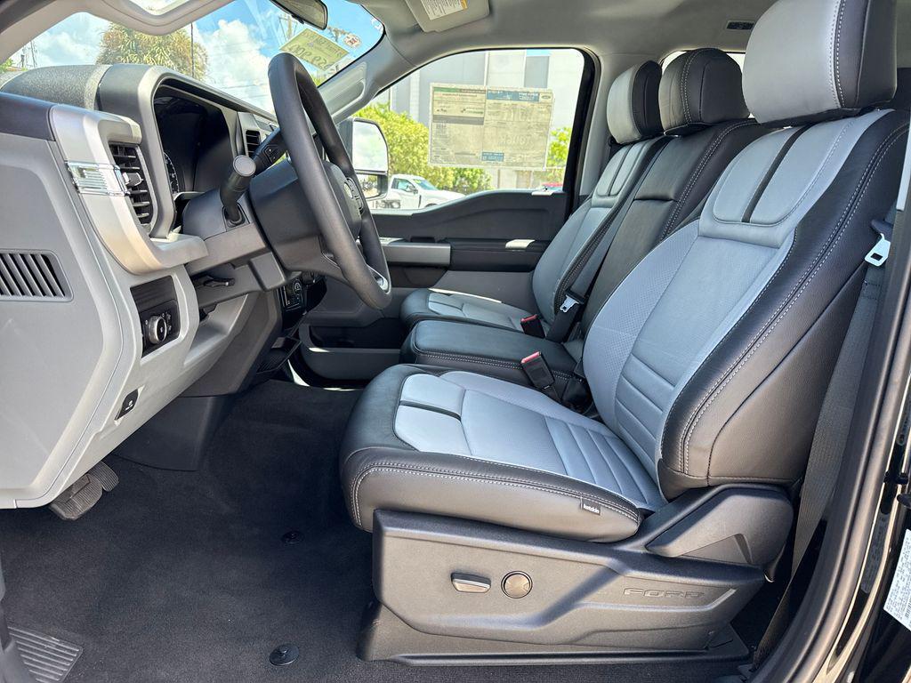 new 2025 Ford F-250 car, priced at $59,900